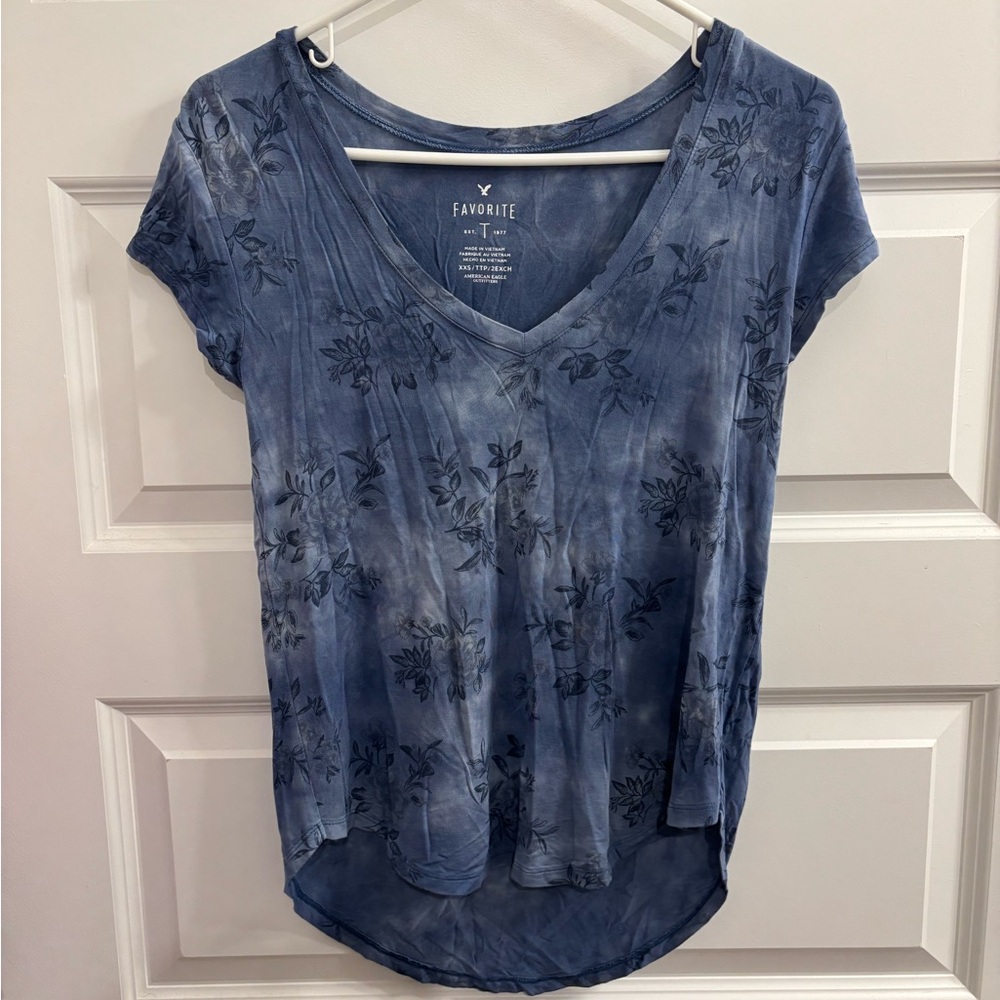 American Eagle Blue Floral Short Sleeve Tee